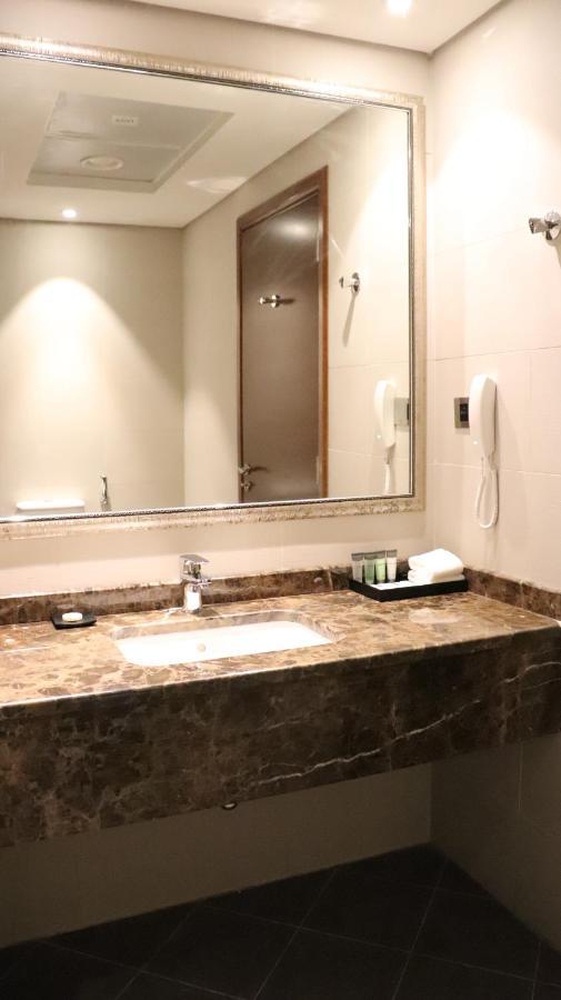 Al Riyadh Hotel Apartments Abu Dabi Exterior foto